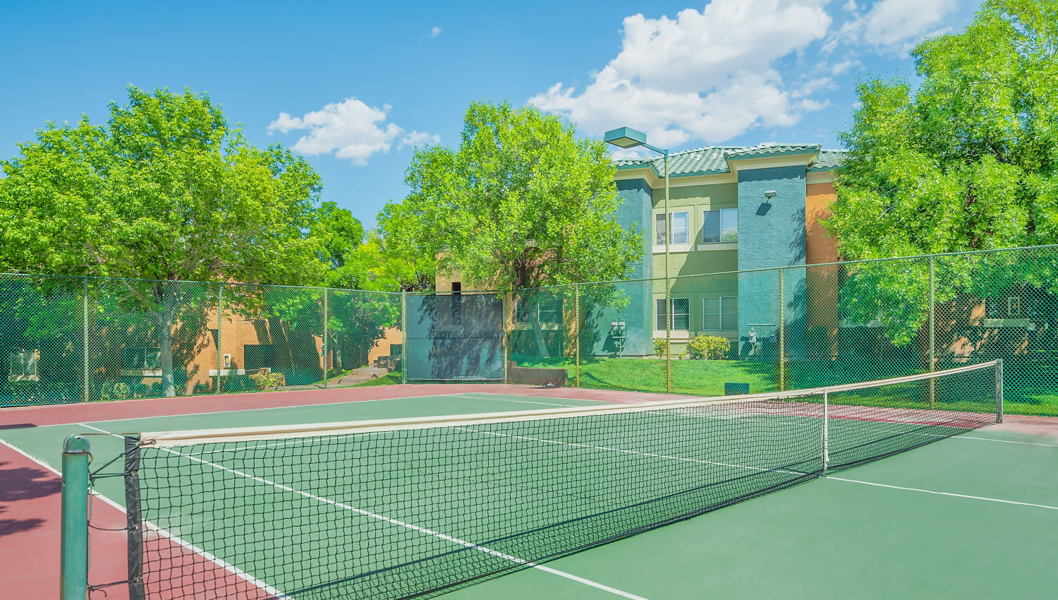 Tennis court at Horizon Ridge Apartments in Henderson, Nevada