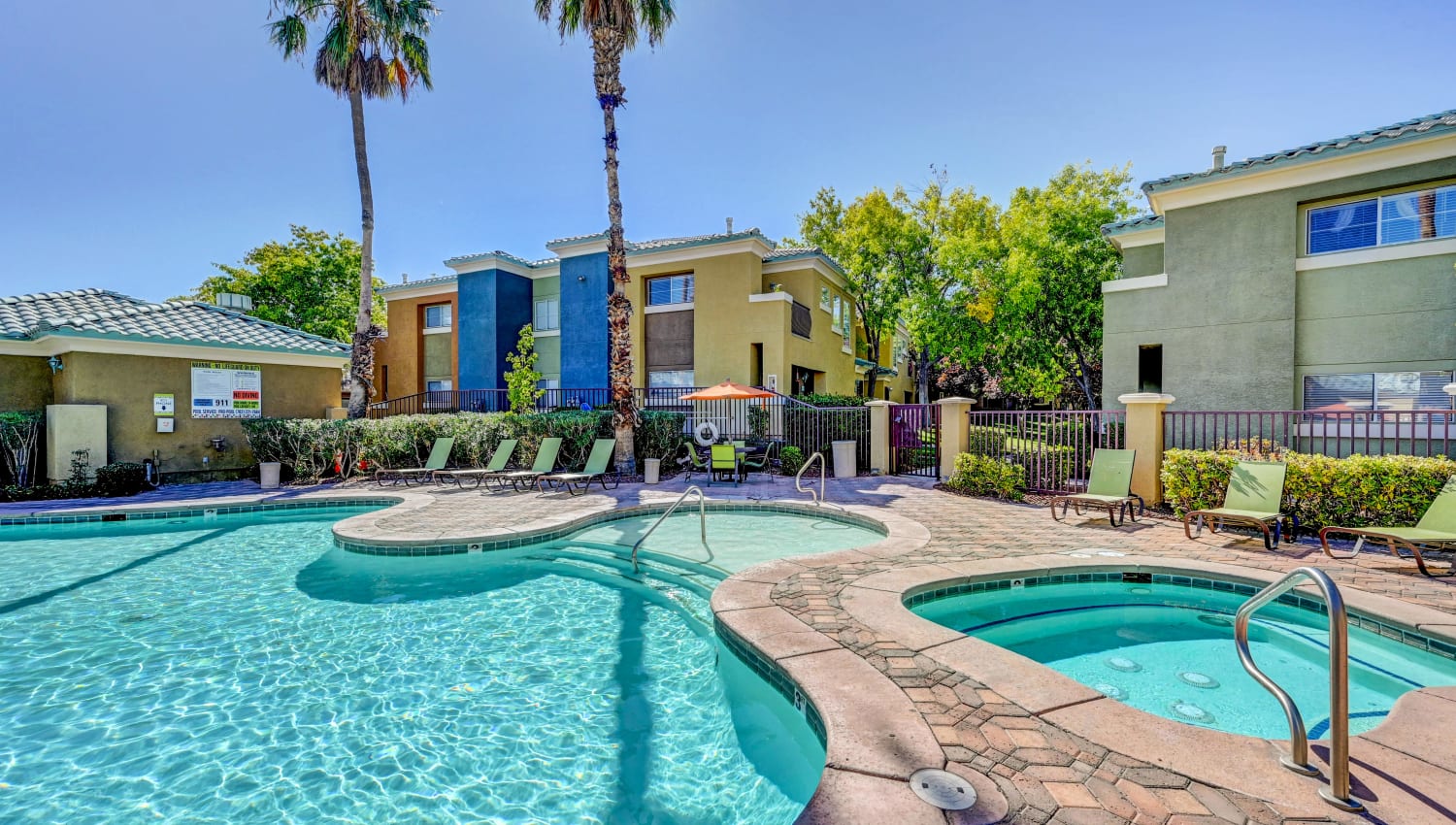 Resort-style pool and spa at Horizon Ridge Apartments in Henderson, Nevada