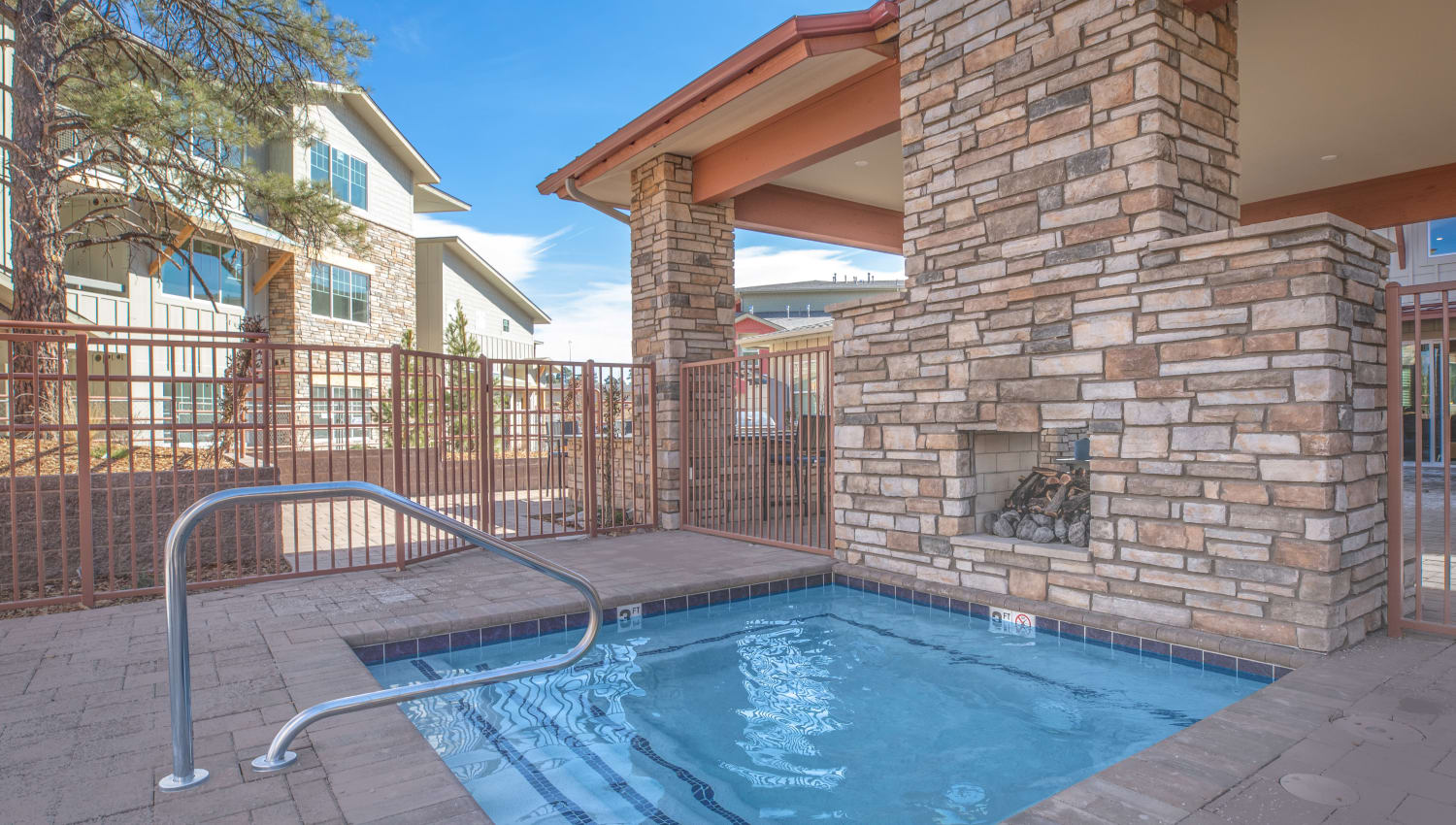 Large hot tub at Trailside Apartments in Flagstaff, Arizona