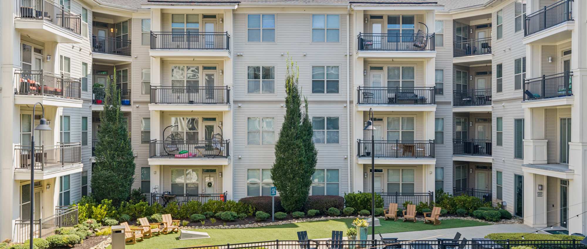 Second Story Courtyard with Outdoor Seating