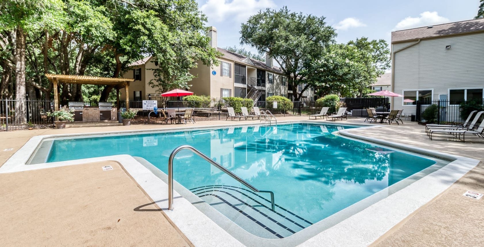 Apartments at Arbor Club in Pensacola, Florida