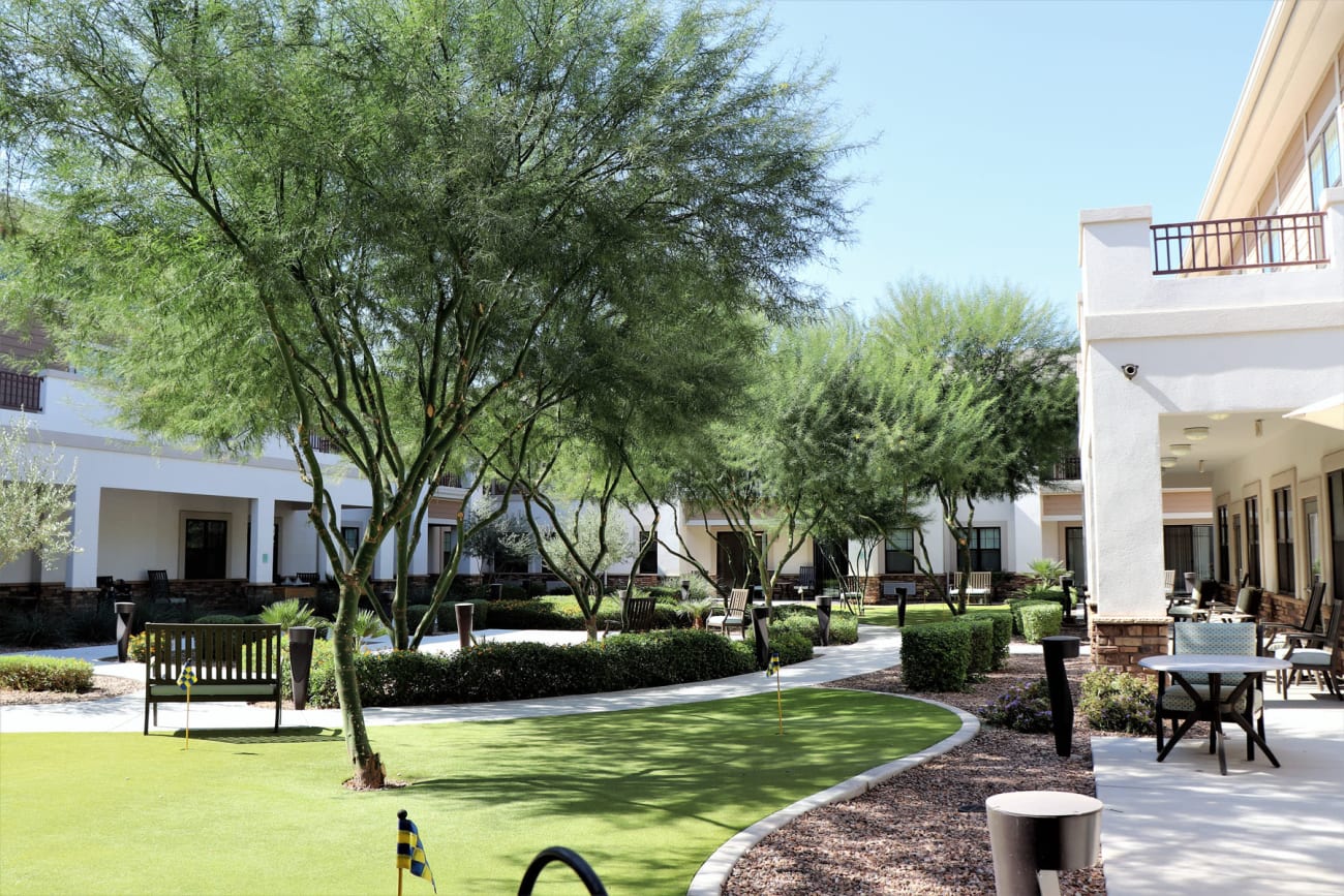 Benches and comfortable places to relax outside on beautiful days at Savanna House in Gilbert, Arizona 