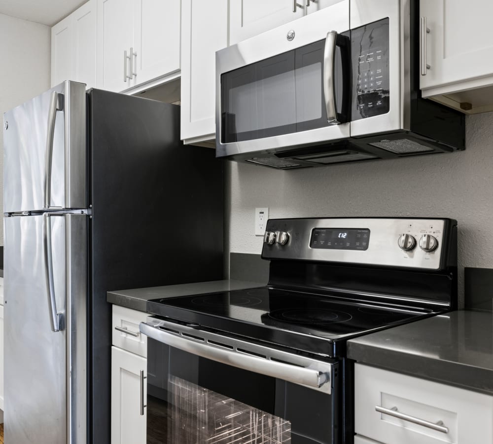 Fully equipped kitchen at Bidwell Park Fremont in Fremont, California