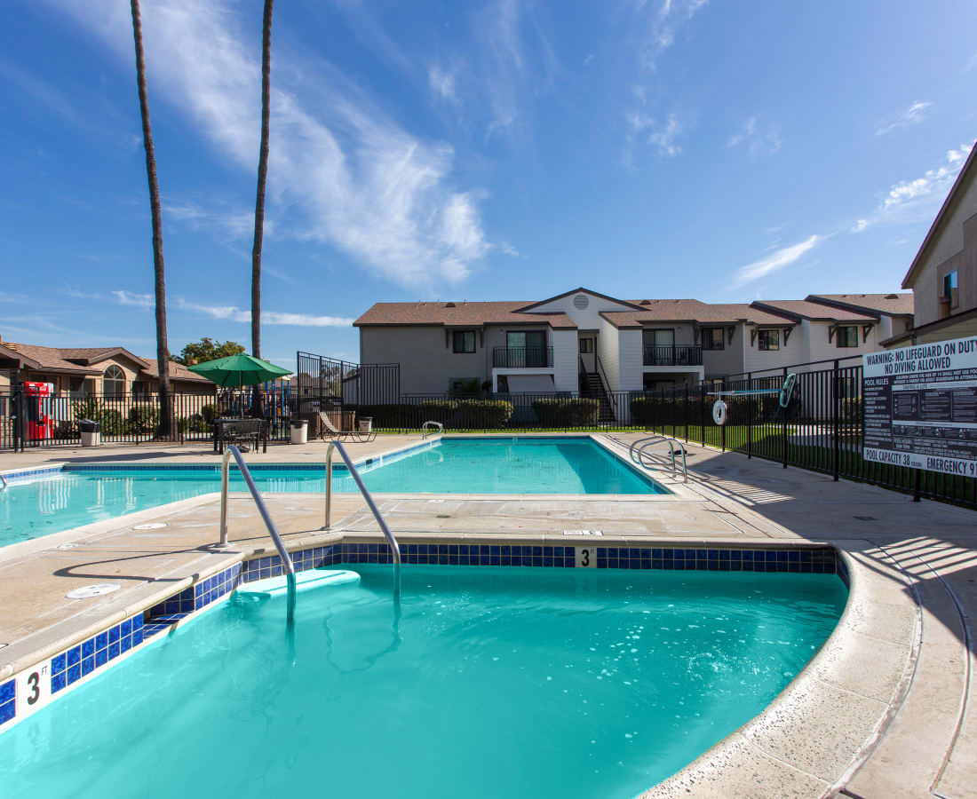 Swimming pool at Oro Vista Villas in San Diego, California