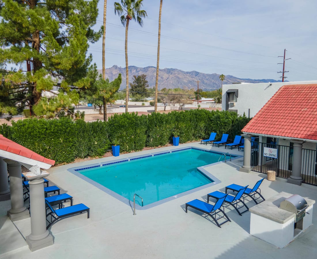 Relaxing outdoor swimming pool at Vista Montana Apartments in Tucson, Arizona