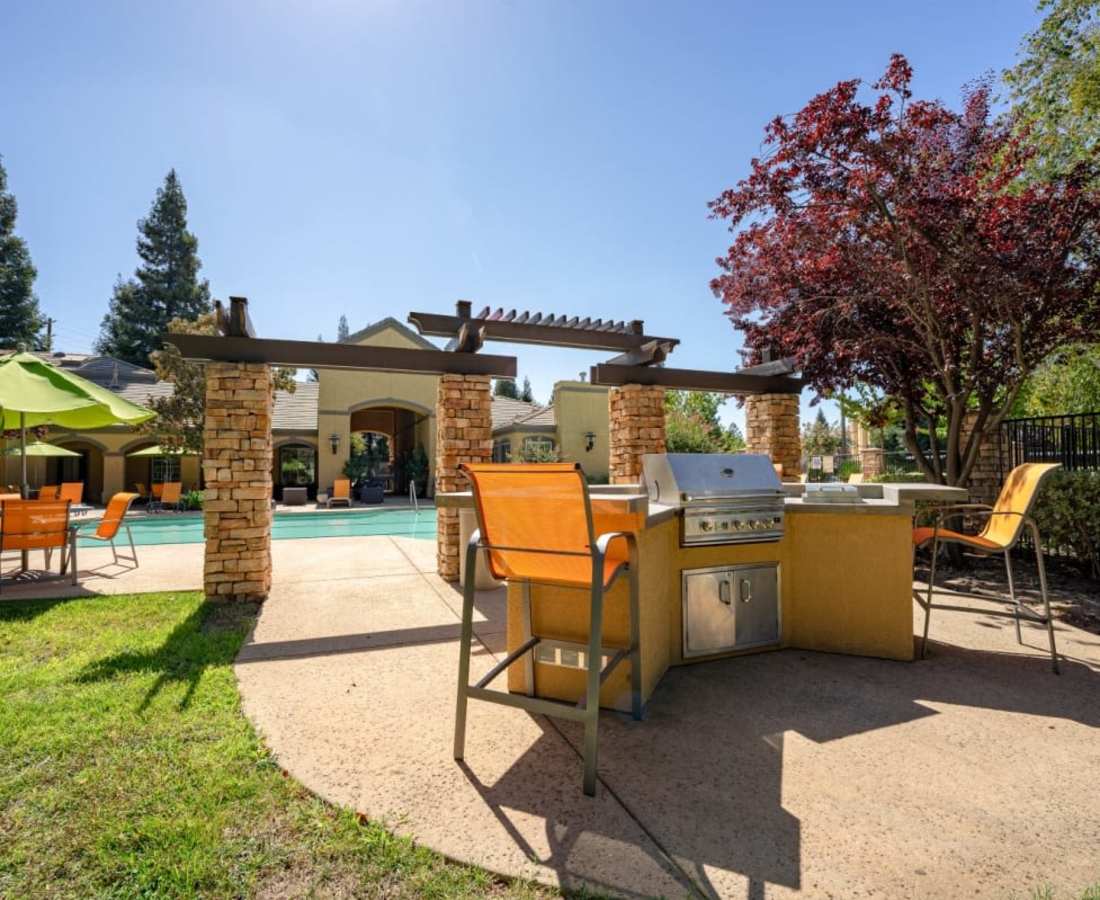 Barbecue area at Oak Brook Apartments in Rancho Cordova, California