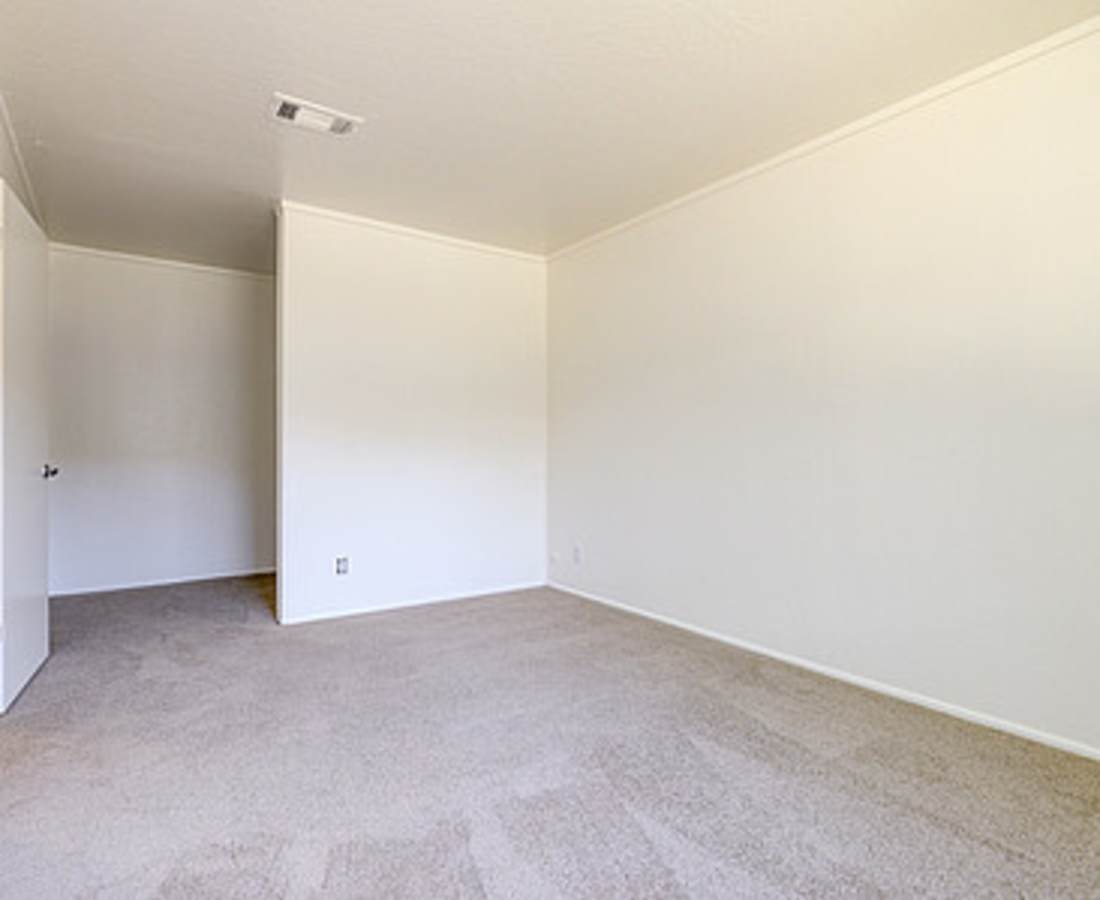 Large room at Delta View Apartments in Antioch, California