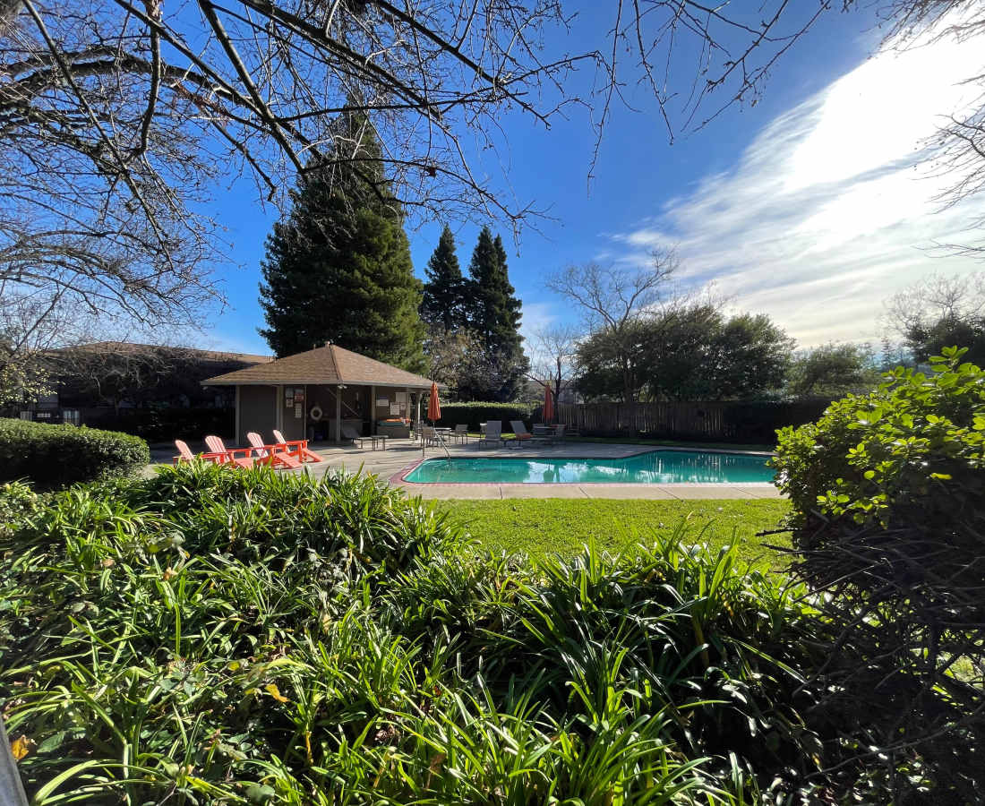 Swimming pool at Sierra Sunset Apartments in Ukiah, California