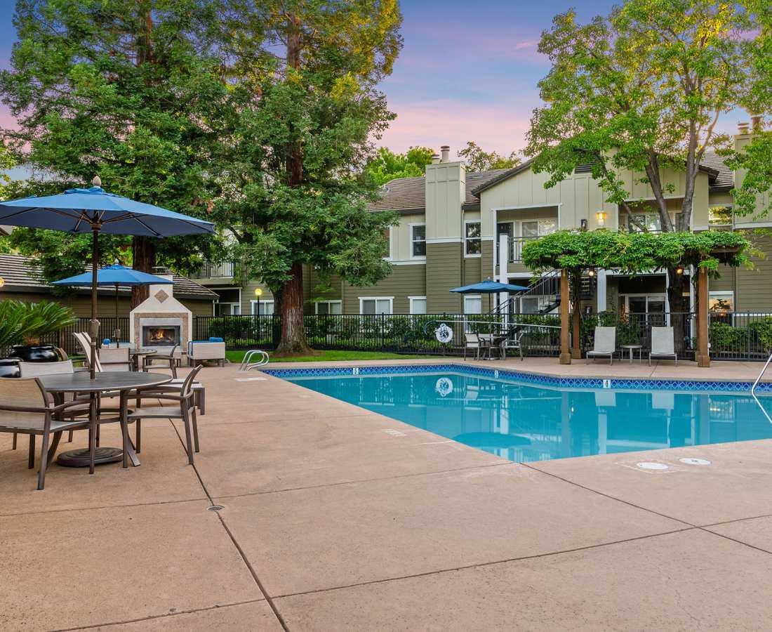 Hot tub and swimming pool at Waterford Place in Folsom, California