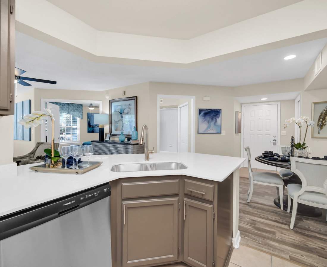 Kitchen with quartz countertop at The Summit At Metrowest in Orlando, Florida