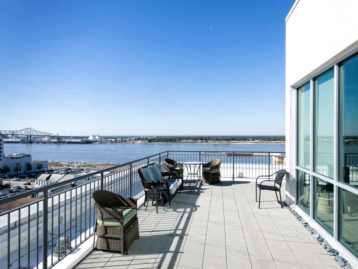 Outdoor BBQ on the roof at 440 on Third Apartments in Baton Rouge,Louisiana