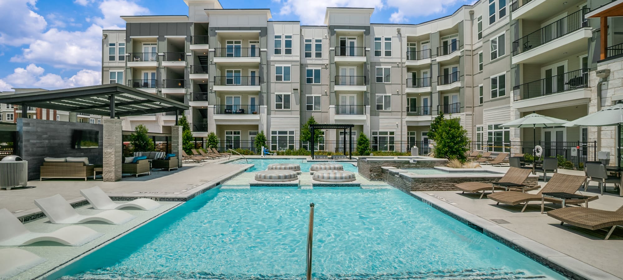 One90 Firewheel apartments in Garland, Texas