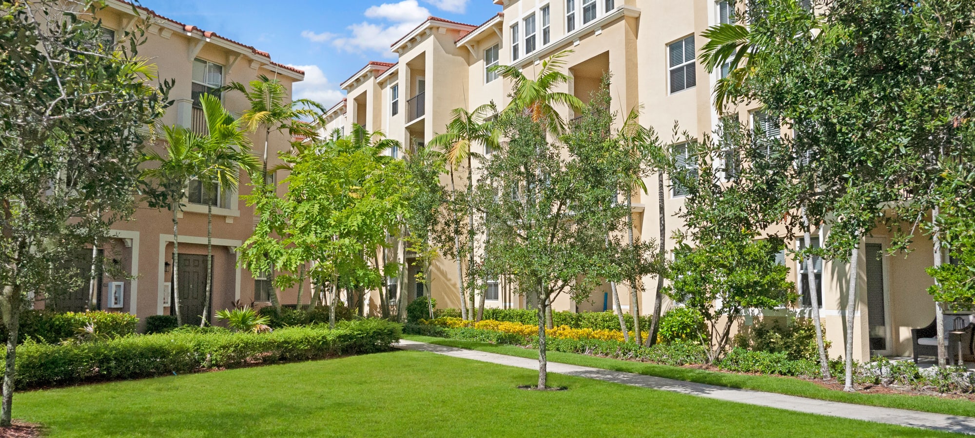 Pembroke Pines, FL Luxury Apartments | City Center on 7th Apartment Homes