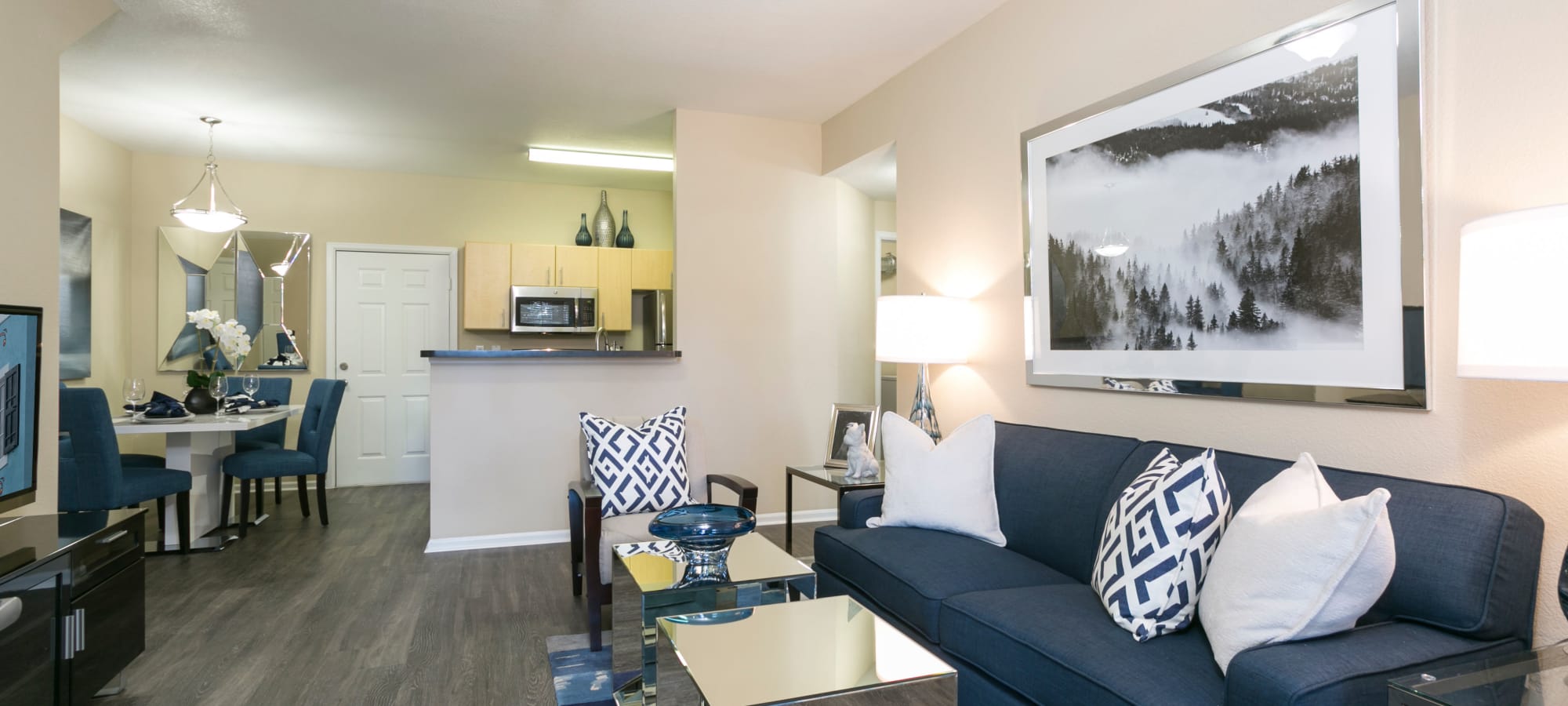 Aurora, Colorado apartments at Crestone Apartments