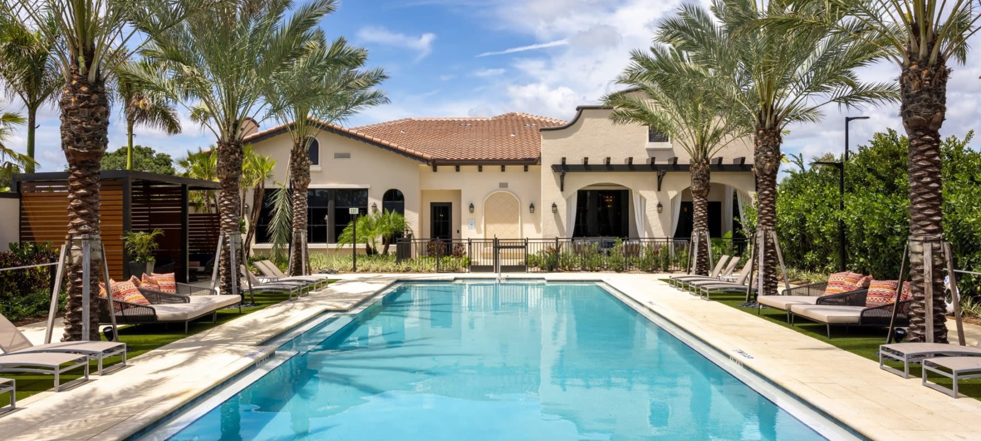 Locklyn West Palm apartments in West Palm Beach, Florida