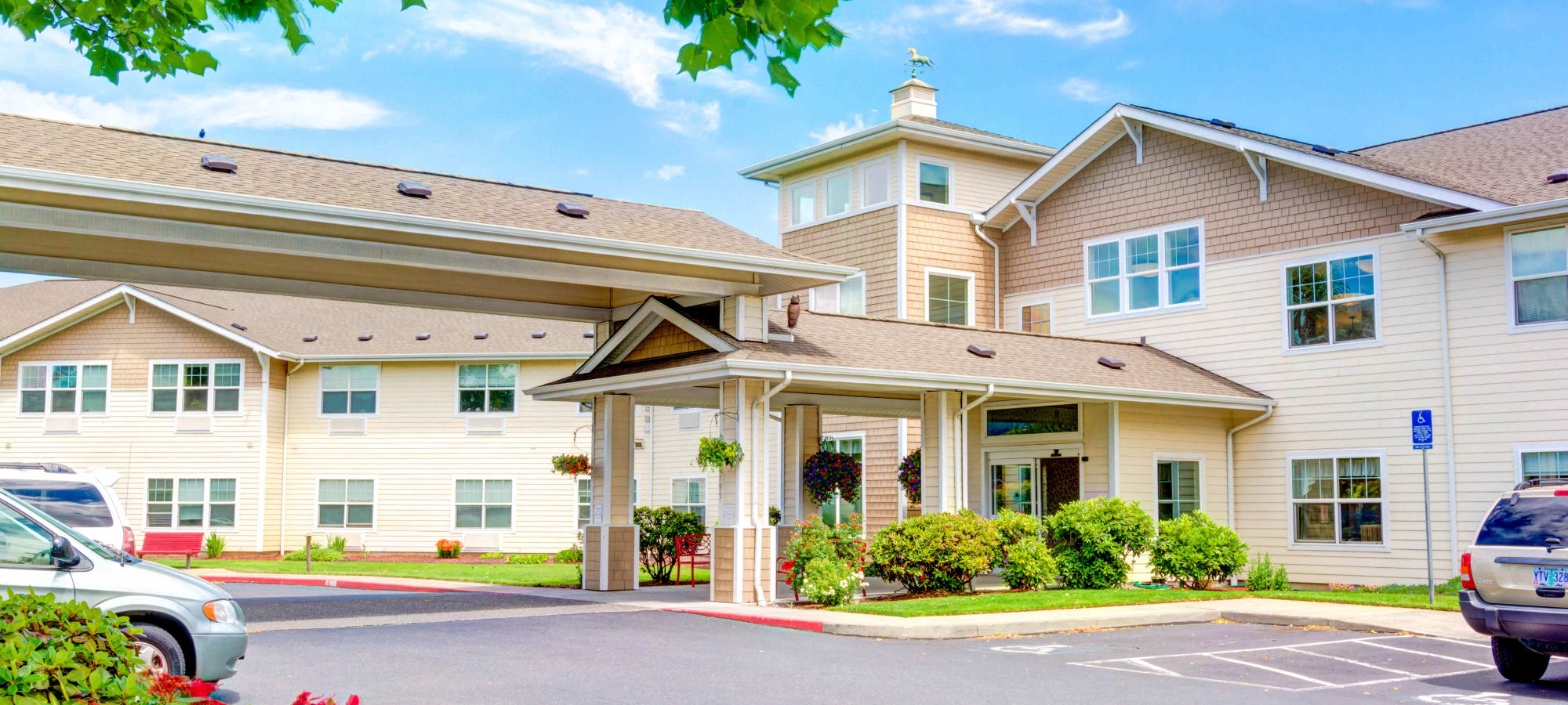 Senior living at Hawks Ridge Assisted Living in Hood River, Oregon