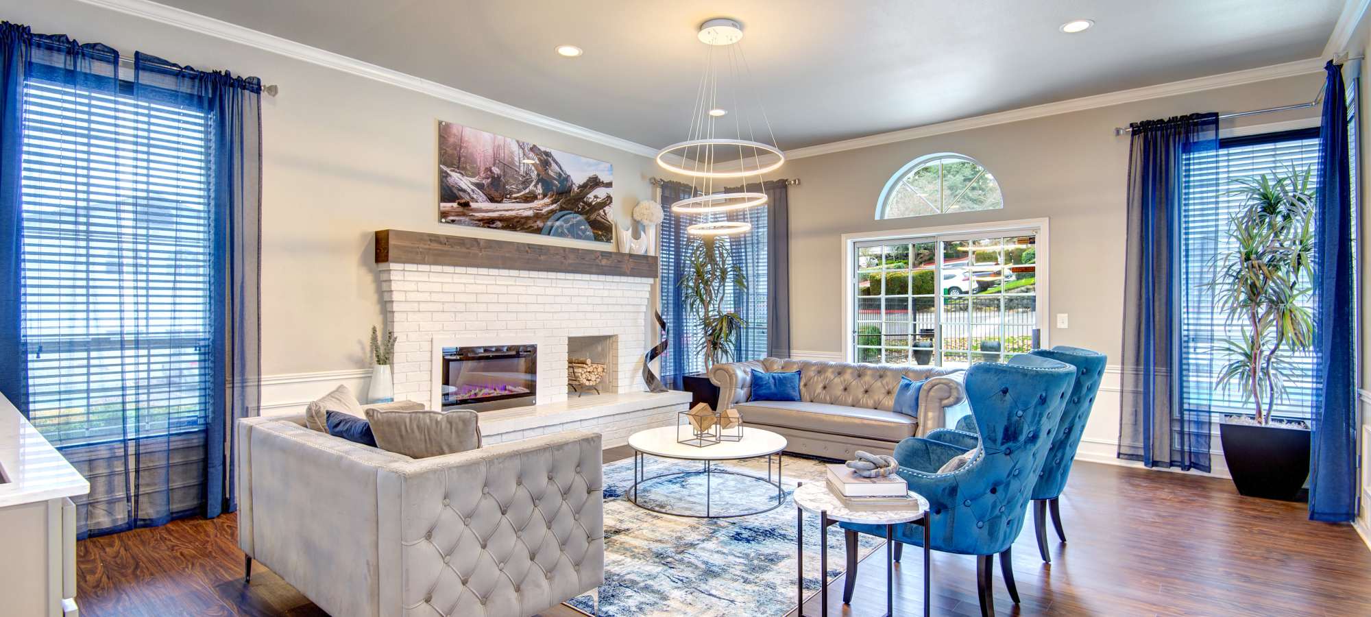 Living room at Wellington Apartments in Silverdale, Washington