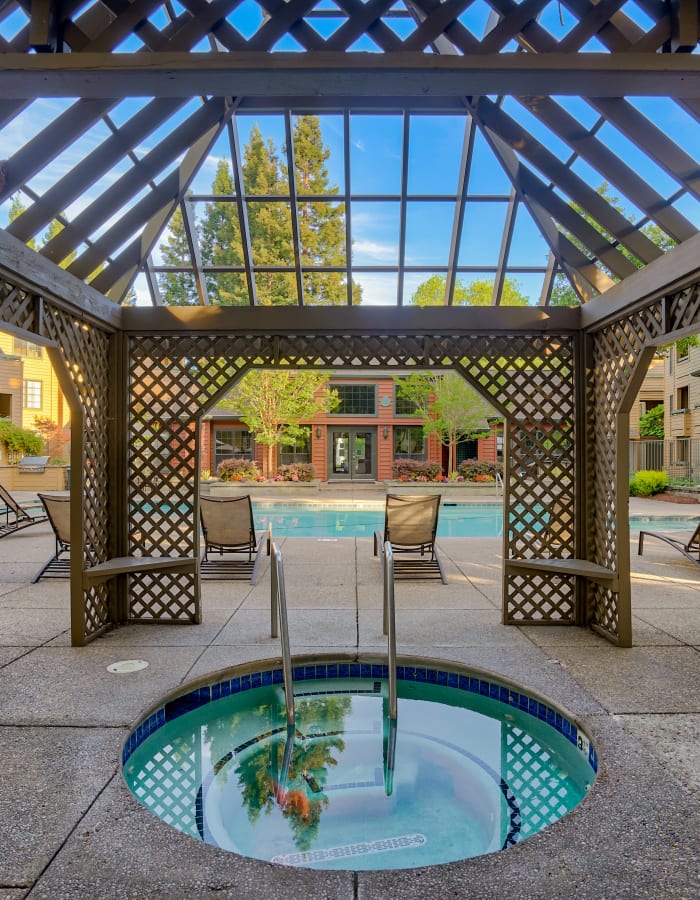 hot tub at Shadow Creek in Santa Rosa, California