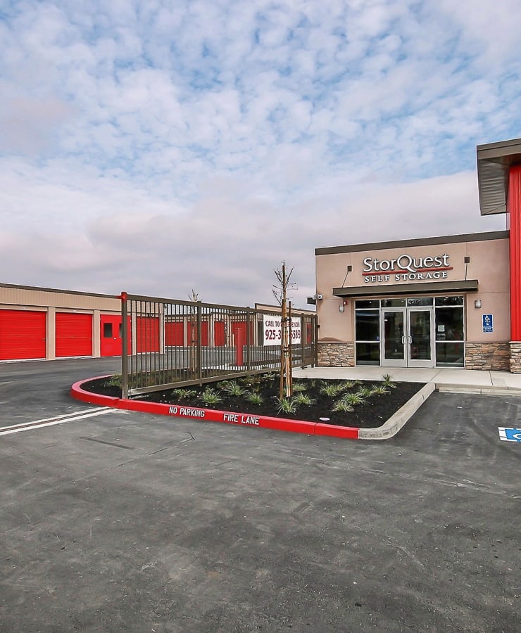 Facade and outdoor units at StorQuest Self Storage in Brentwood, California