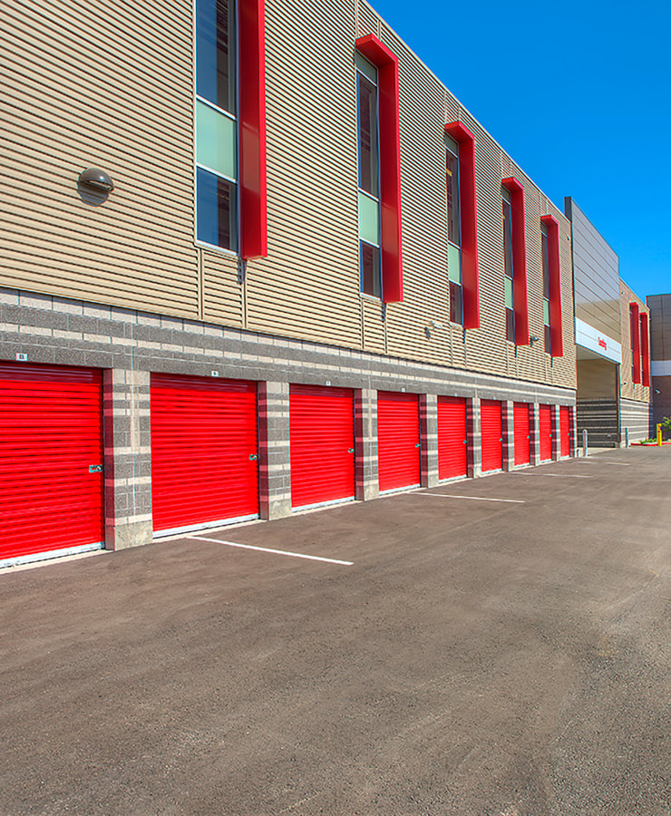 Facade and outdoor units at StorQuest Self Storage in Clearwater, Florida