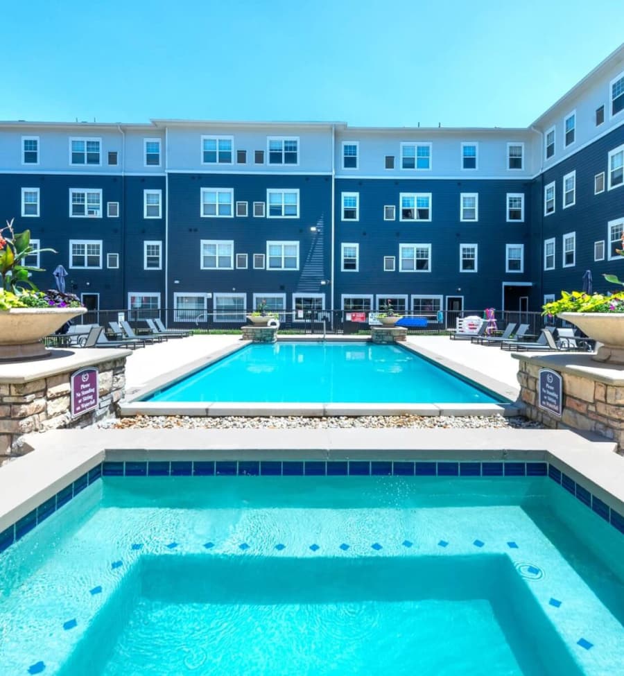 Swimming pool and hot tub at Altitude Columbus in Columbus, Ohio