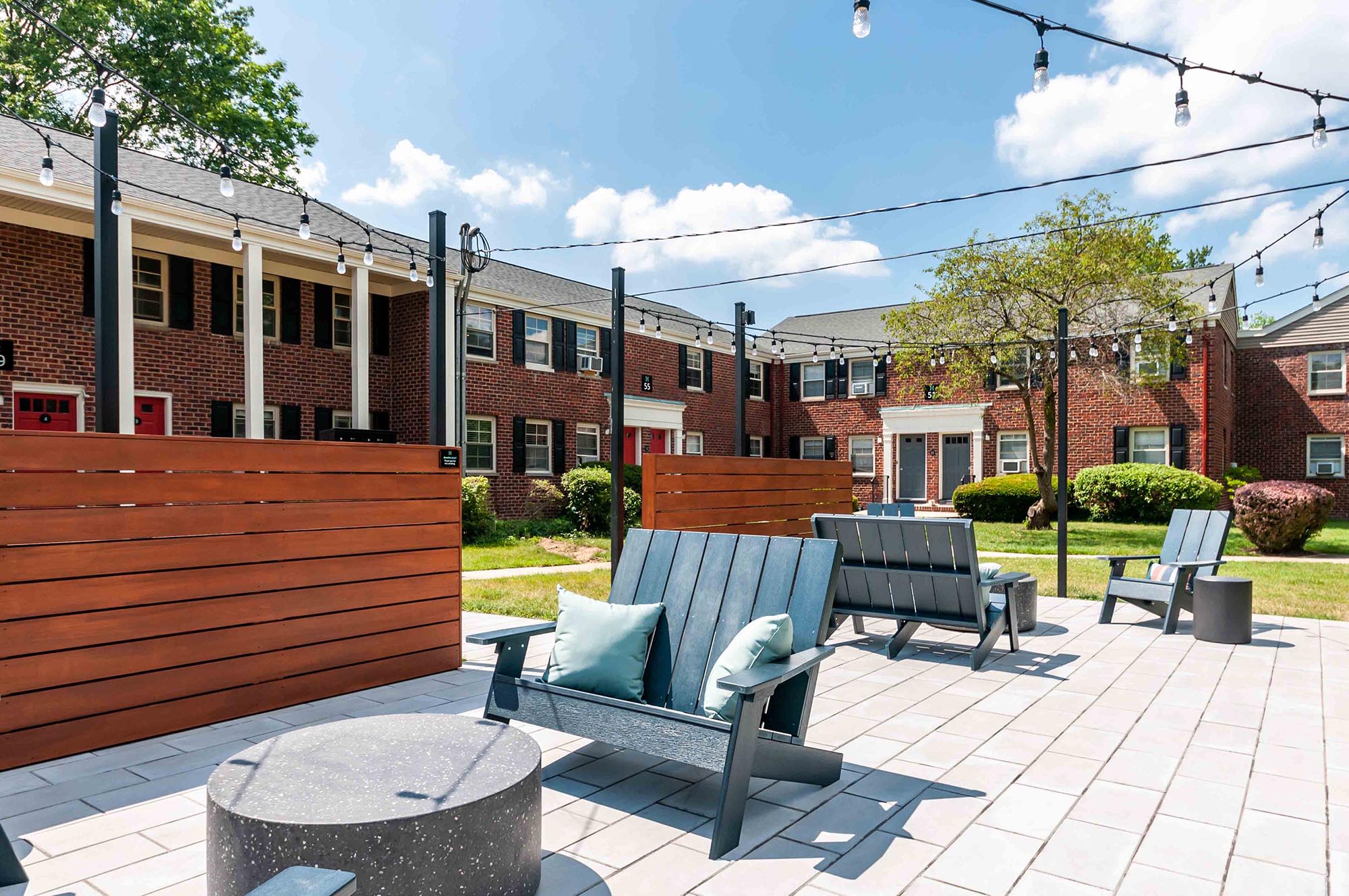 Outdoor courtyard at Haven New Providence in New Providence, New Jersey