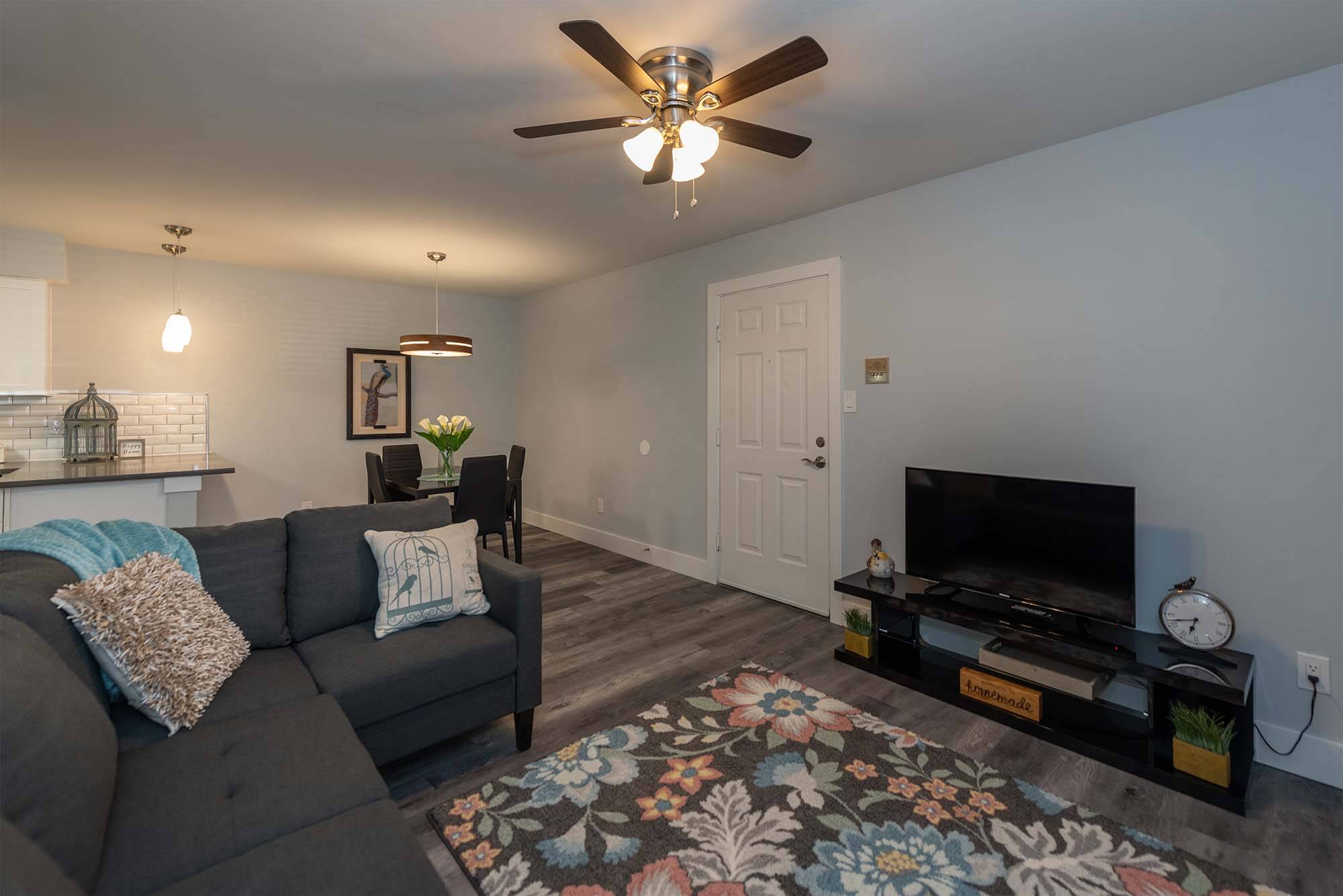 Living room with TV at Reserves at Tidewater in Norfolk, Virginia