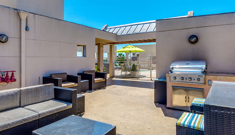 Outdoor sitting area at The Joshua Apartments, Los Angeles, California