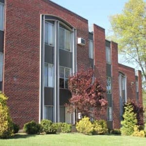 New Britain Ct Apartments Near Kensington Springwood Gardens