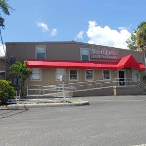 Self Storage Units Fair Oaks Tampa Fl Storquest Self Storage