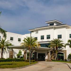 Bootstrap via serper_images (https://www.keystonesenior.com/senior-living/fl/fort-myers/keystone-place-at-beachwalk/)