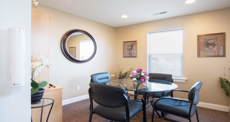 Apartment dining room at The Reserve at Glenville in Glenville
