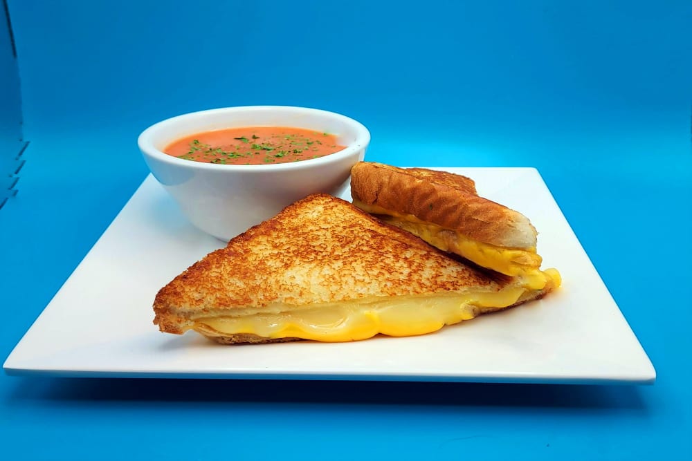 Fresh Grilled Cheese at Heron Pointe Senior Living in Monmouth, Oregon