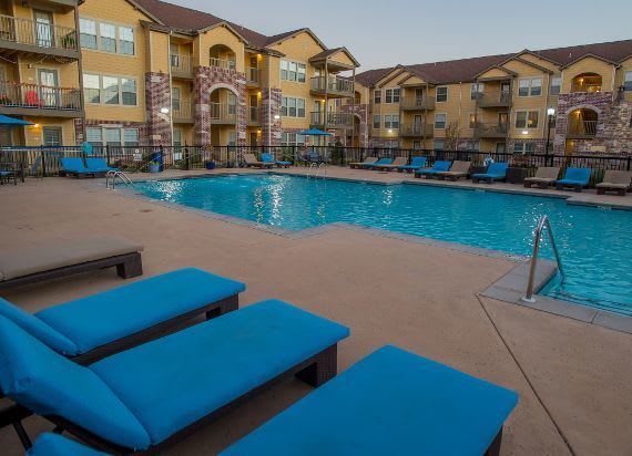 Our apartments in Moore, Swimming pool