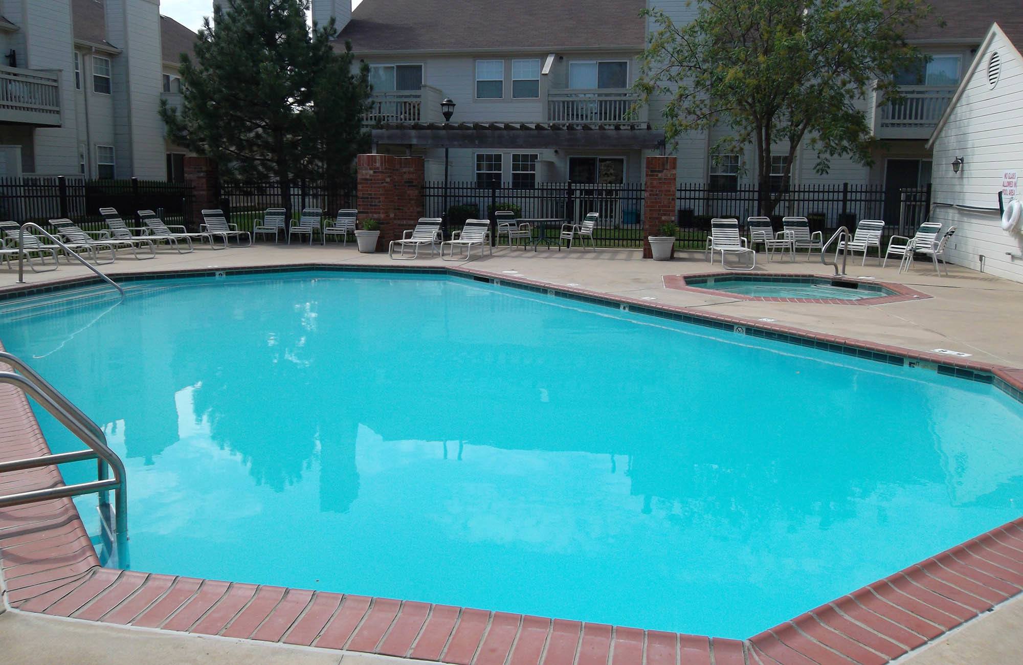 Huntington Park Apartments Swimming Pool in Wichita