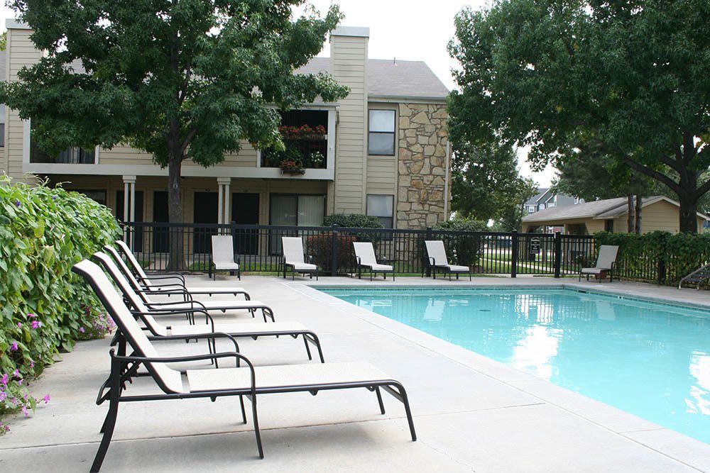 Photos of Raintree Apartments in Wichita, KS