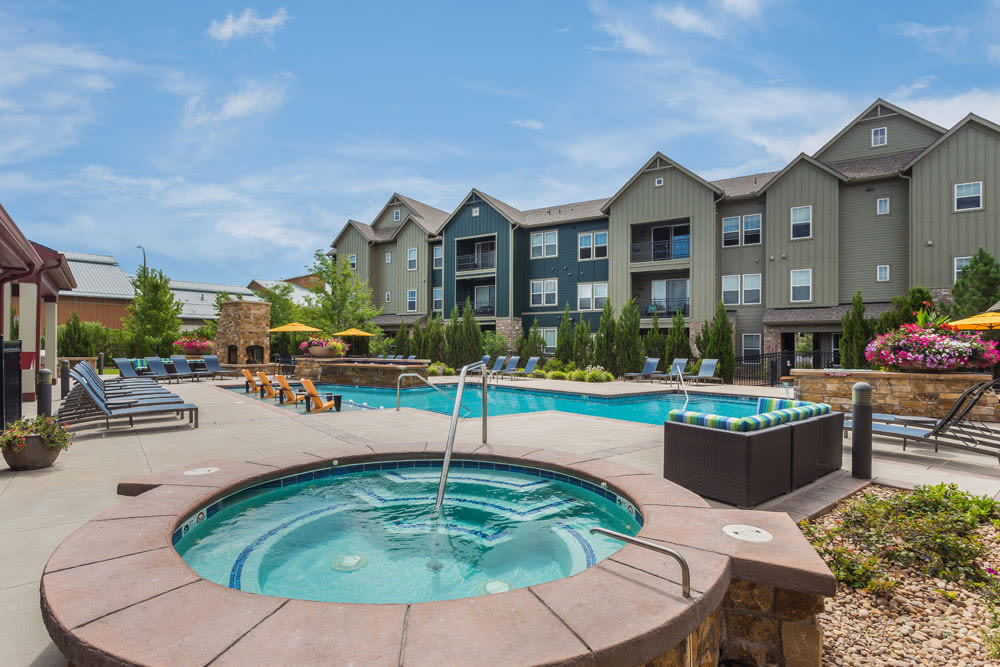 Photos of Berkshire Aspen Grove in Littleton, CO Apartments