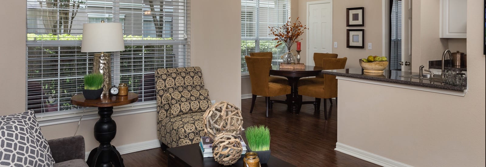 Luxury 1 2 Bedroom Apartments In Houston Tx Estates At Bellaire