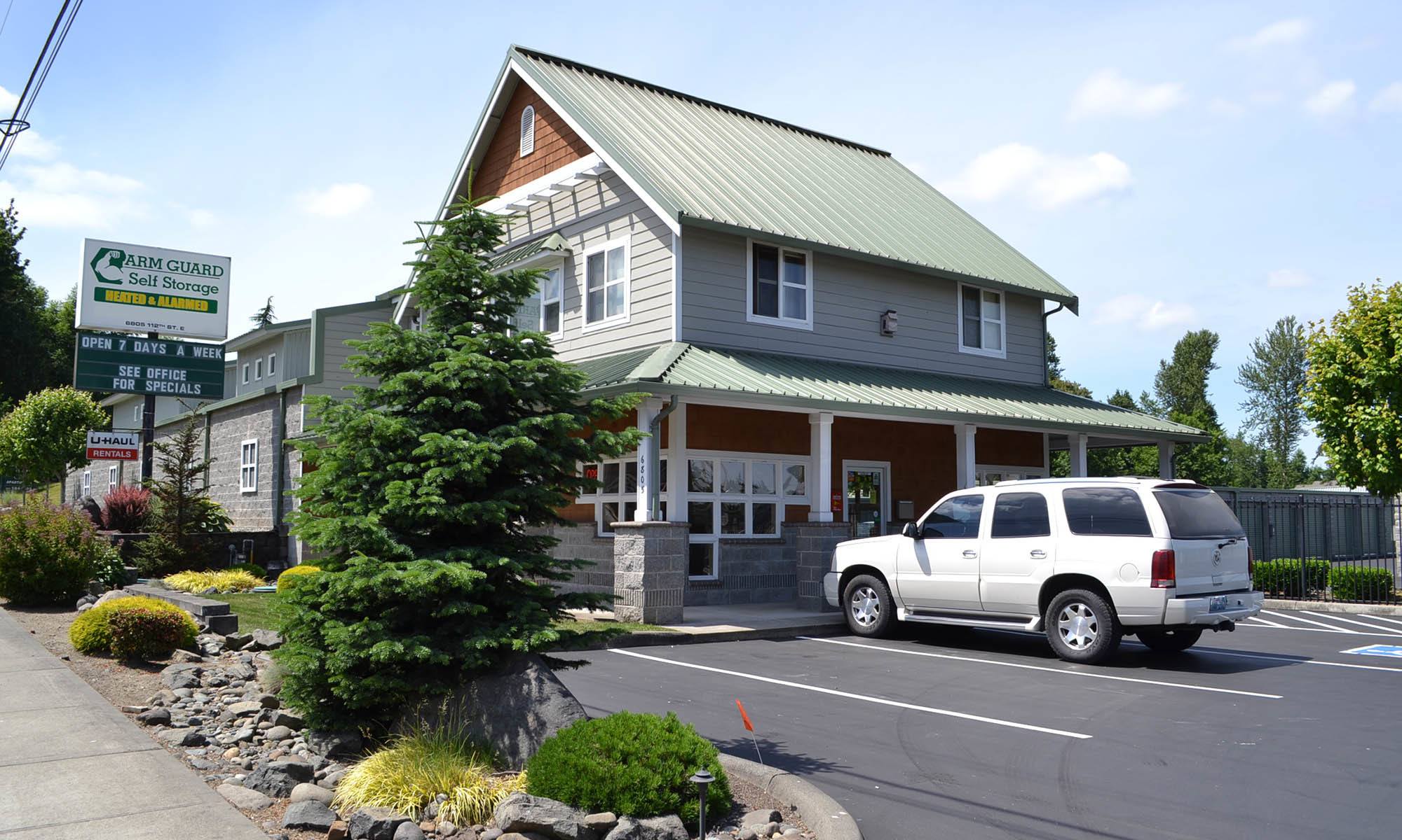 Exterior of self storage facility in Puyallup, Washington