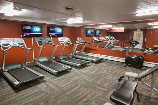 Fitness center and other amenities offered at Solon Club Apartments