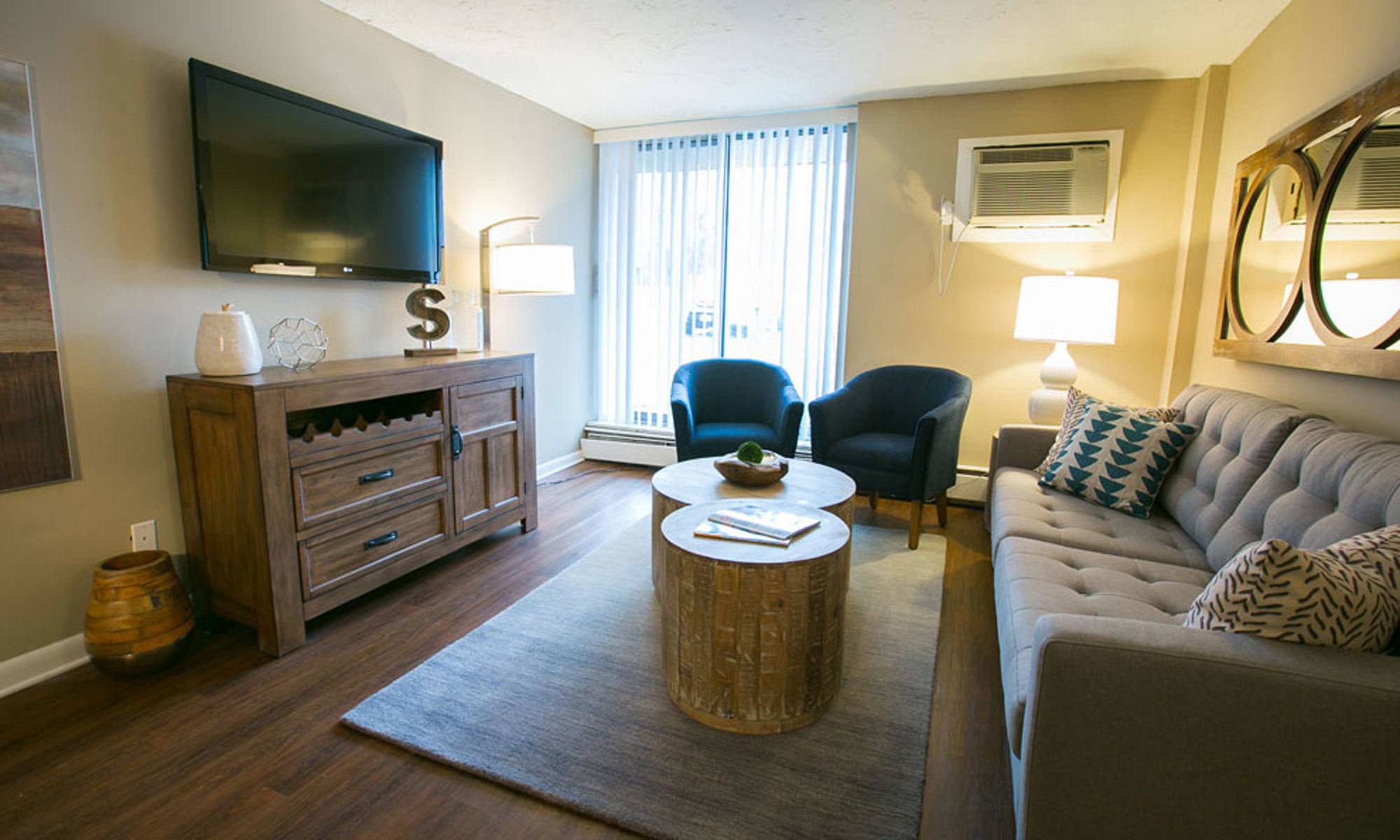 Welcome to Solon Club Apartments in Oakwood Village, OH