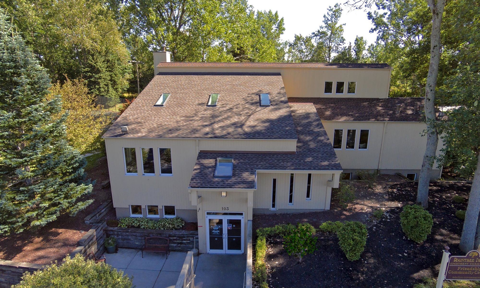Welcome to Raintree Island Apartments in Tonawanda, NY