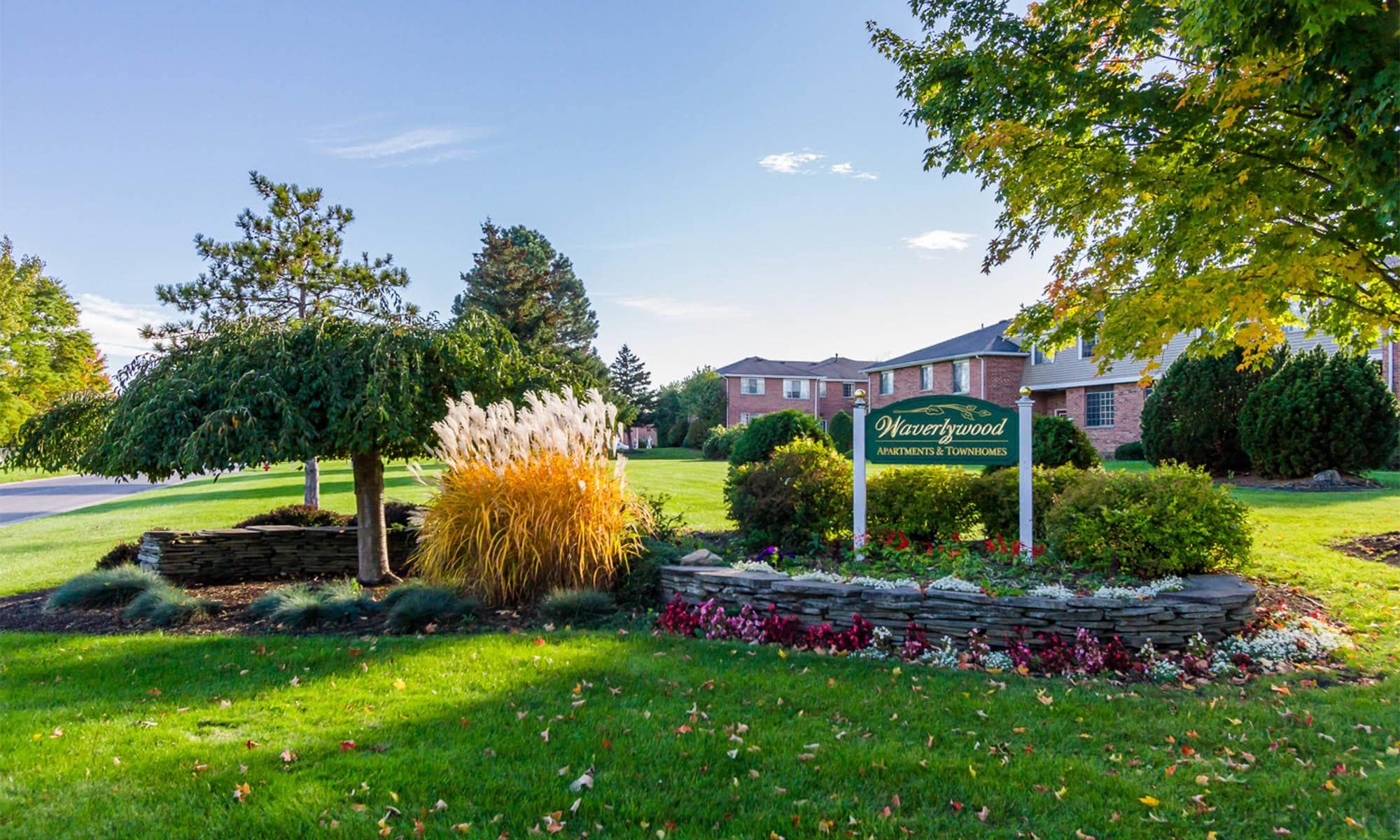 Welcome to Waverlywood Apartments and Townhomes in Webster, NY