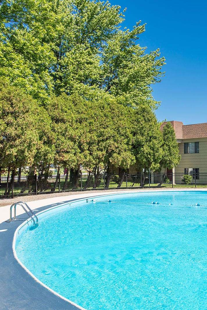 apartment for rent with pool in Rochester NY