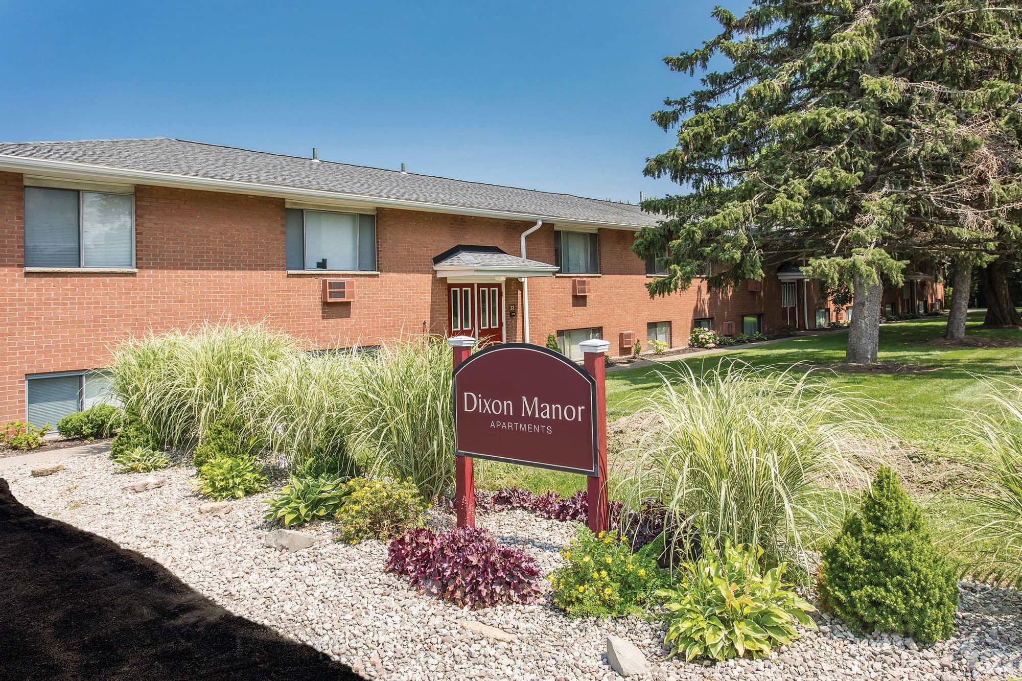 Welcome to Dixon Manor in Irondequoit, NY