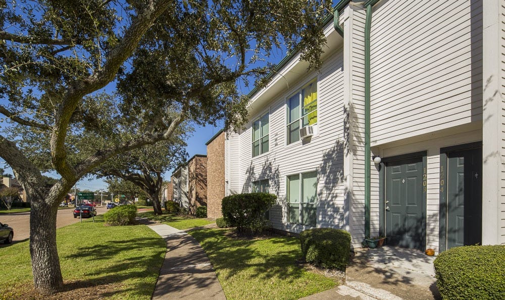 University Green apartments have luxury in the details.