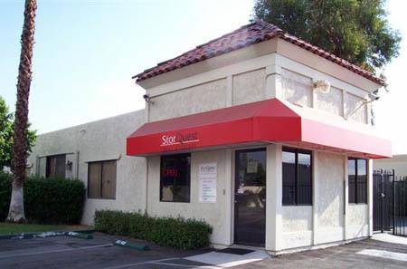 Self storage building exterior in Palm Springs
