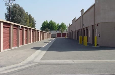 Self storage building exterior in Long Beach