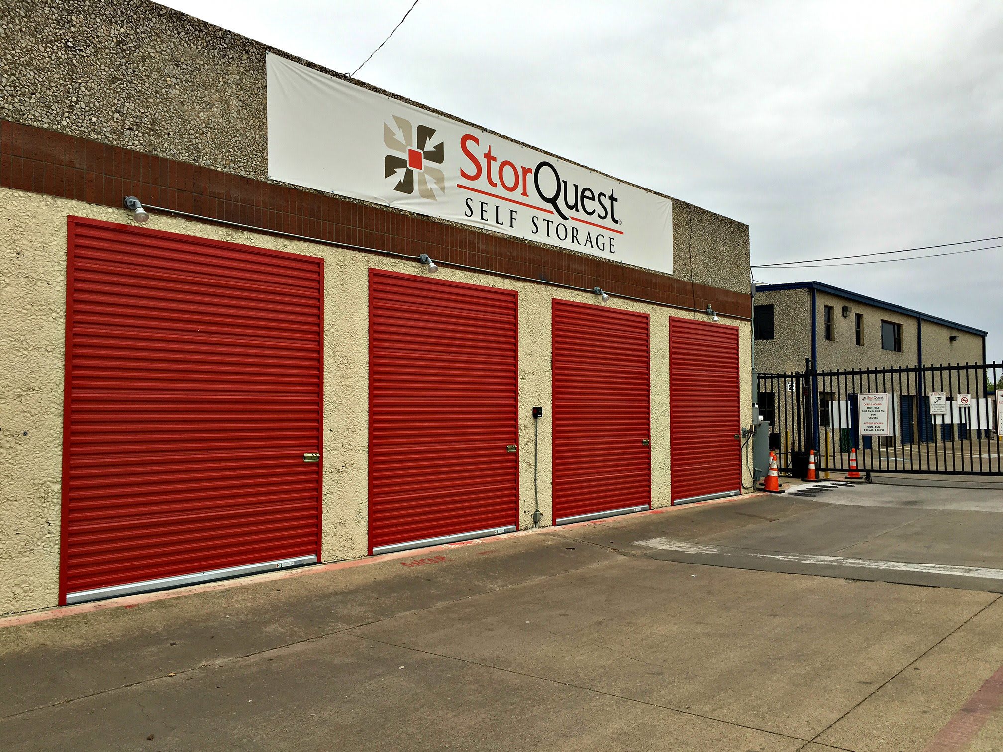 Storage Units NW Dallas, TX StorQuest Self Storage