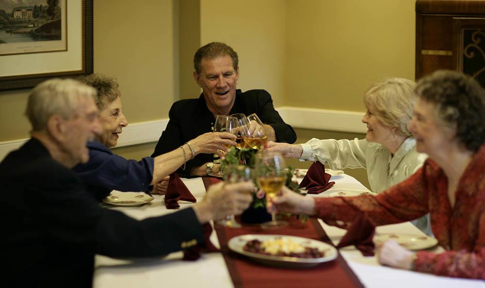 Enjoy a fancy Huntsville senior living facility dinner with your friends